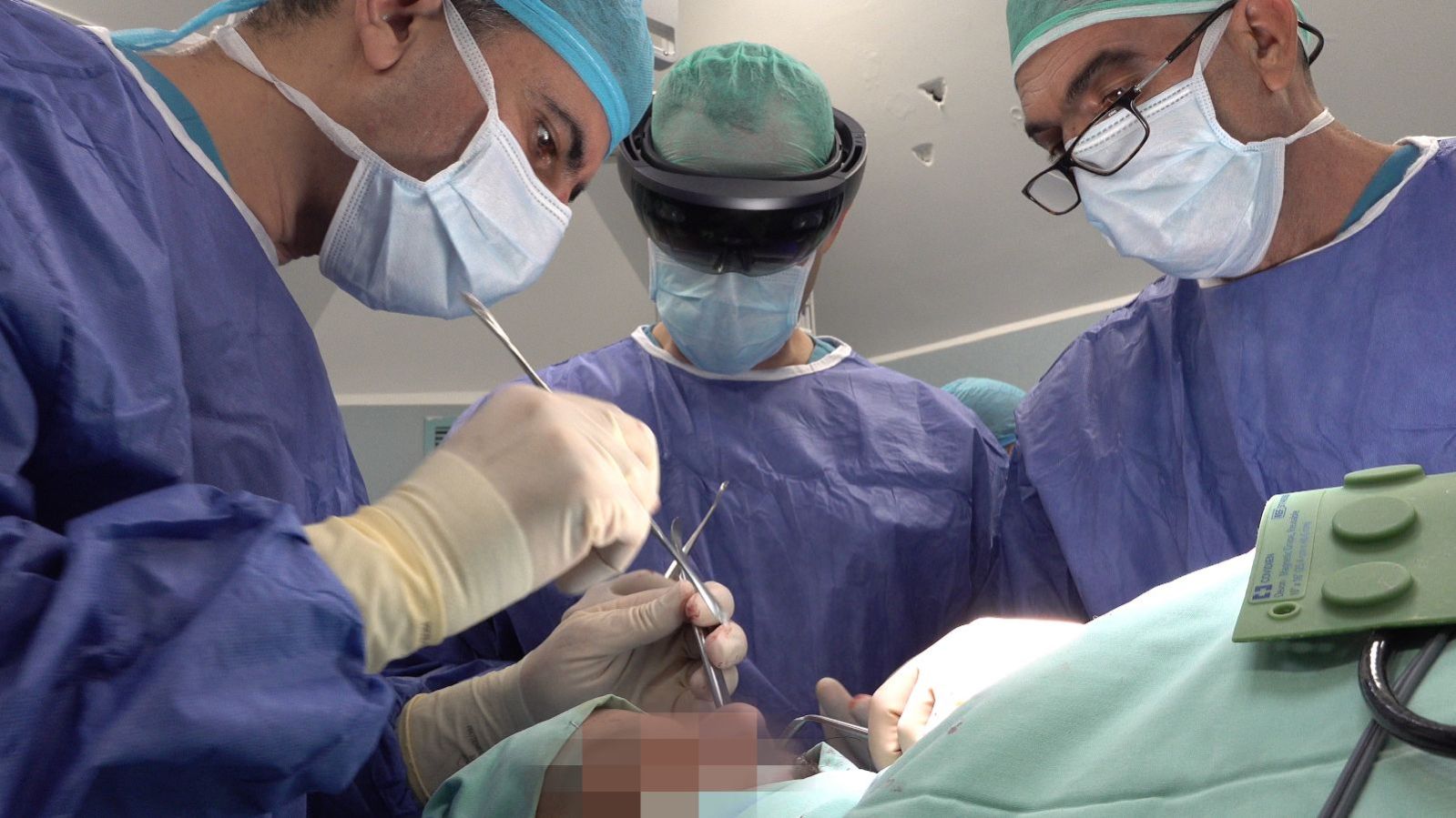 Doctors Use AR and 3D Technology in EyeSocket Surgery First The