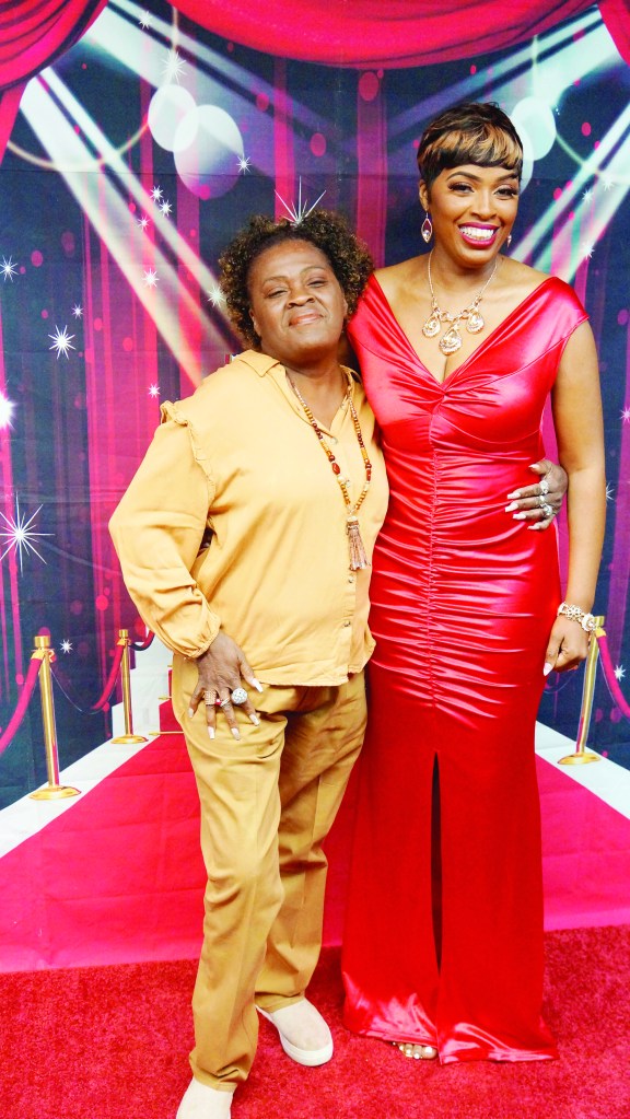 Toya on Red Carpet with her Mom