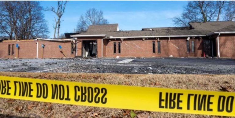 Fire destroys Nashville church