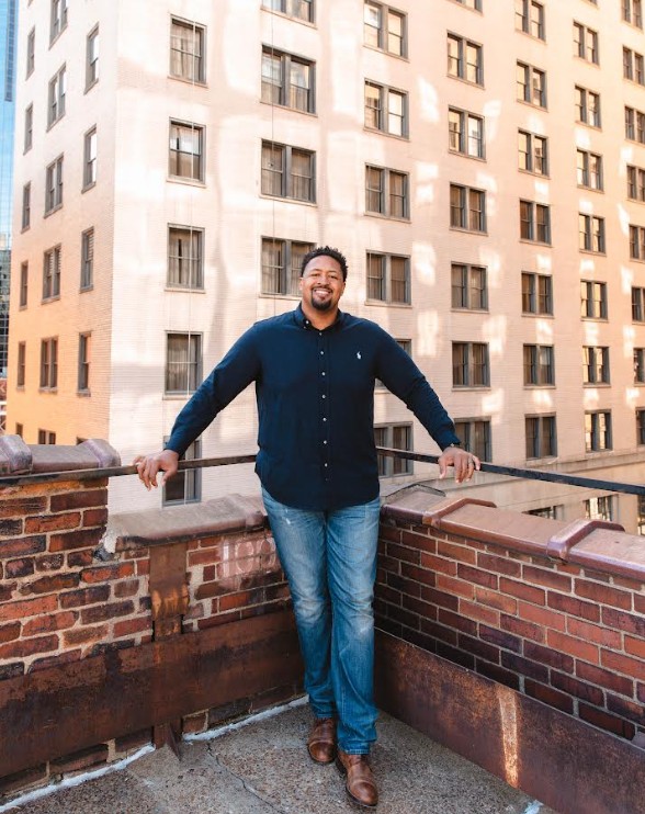 Former NFL Lineman Ramon Foster Signs Multi-Year Deal With 104.5 The Zone