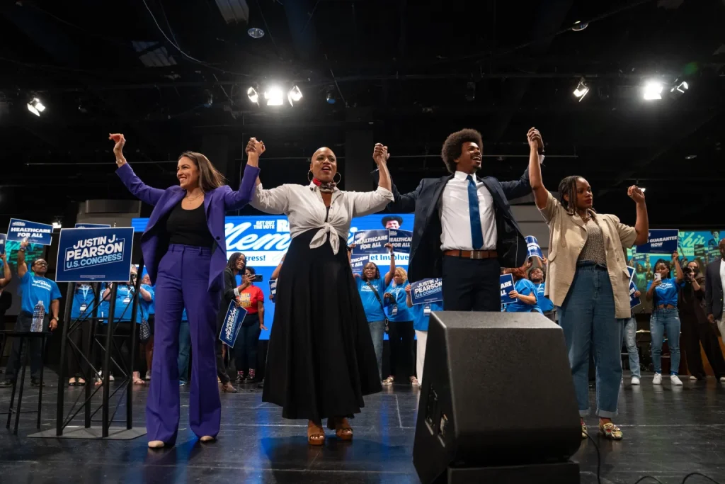 Top Democrats stump for Pearson at Memphis rally